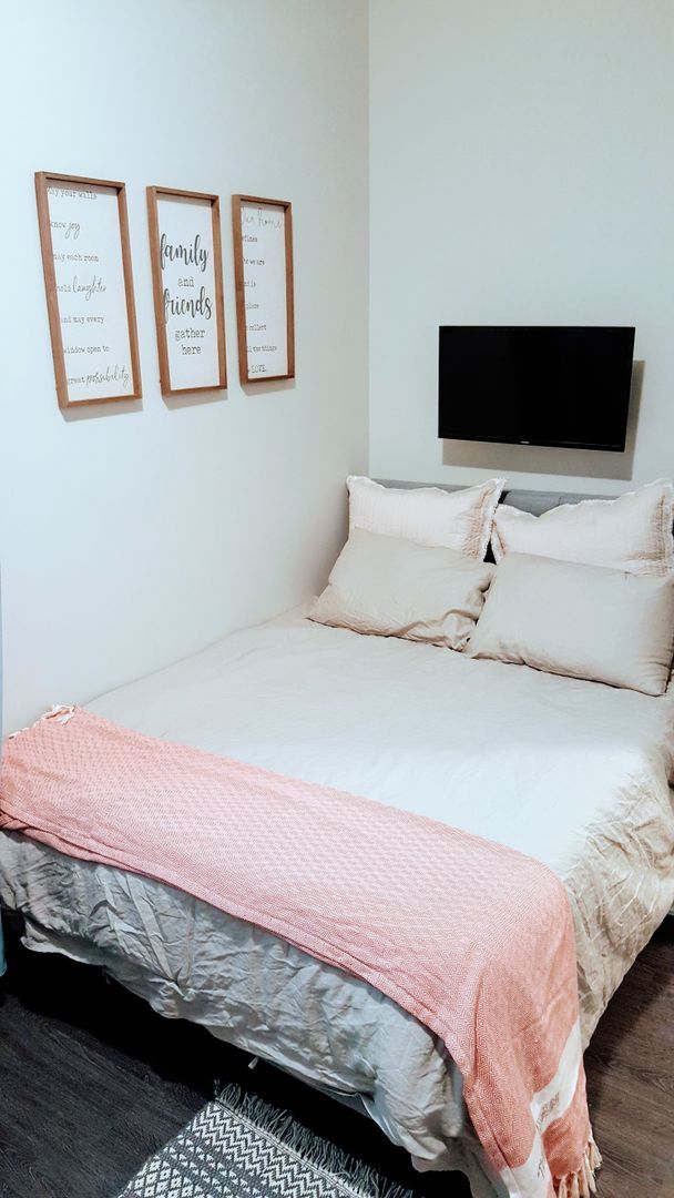 Building Photo - Contemporary studio in Lincoln Park