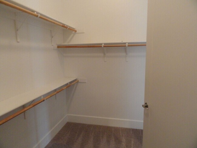 Building Photo - Great Home in East Garrison