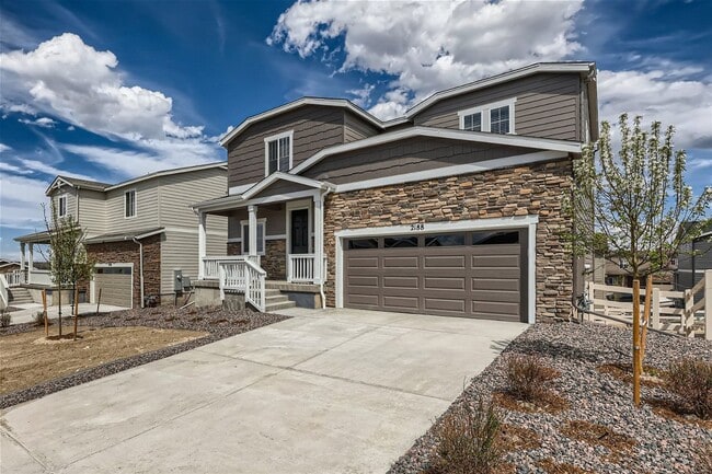 Building Photo - Single Family 3 Bed, 3 Bath Paired-Home in...