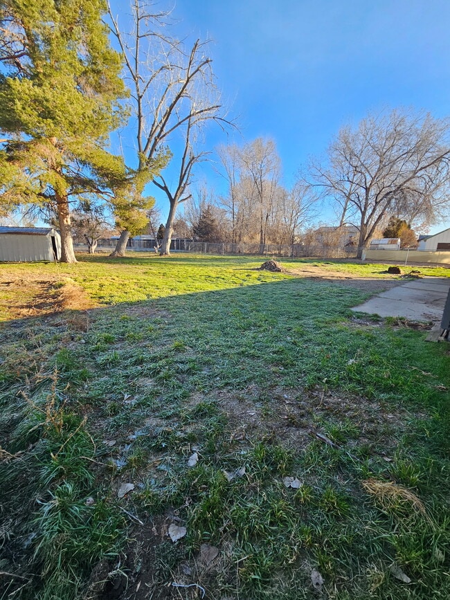 Building Photo - 180 NW Wilson Cir