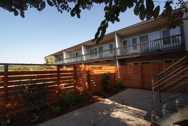 Building Photo - 3916 S Pearl St