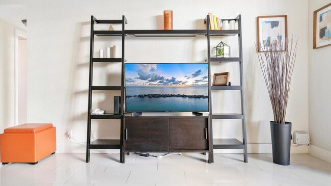 Building Photo - 3901 S Ocean Dr