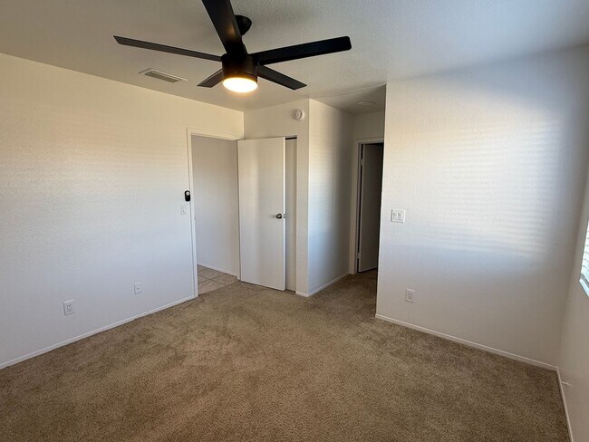 Building Photo - Shadow Mountain 2 Bd/2Ba Single-Level Townhome w/ Fireplace & Pool **$500 off 1st Month**