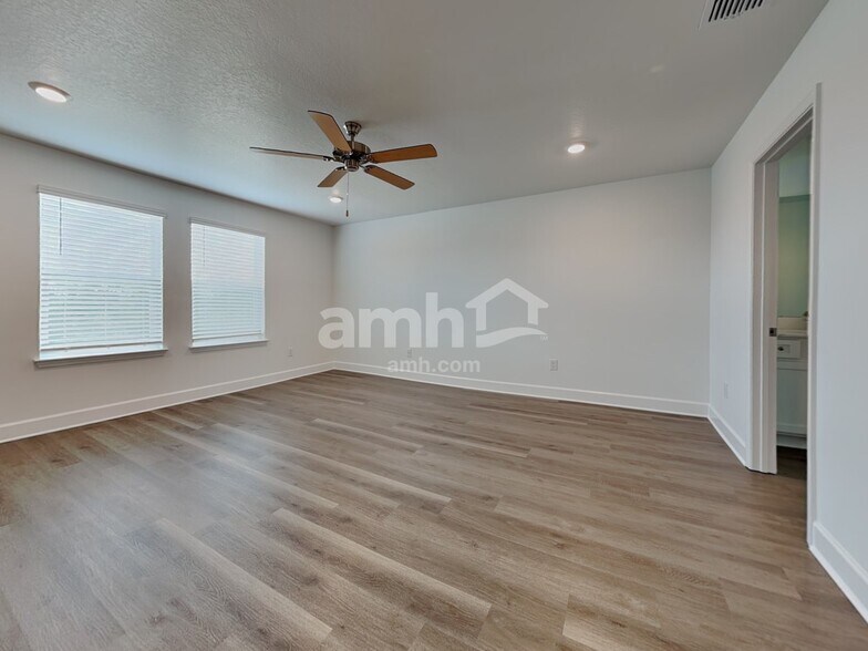 Building Photo - 37956 Dusty Saddle Ln