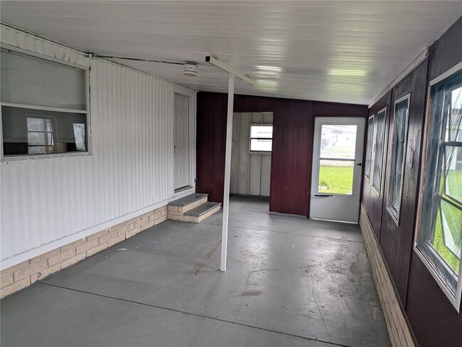 Building Photo - 3030 Beaver Creek Dr
