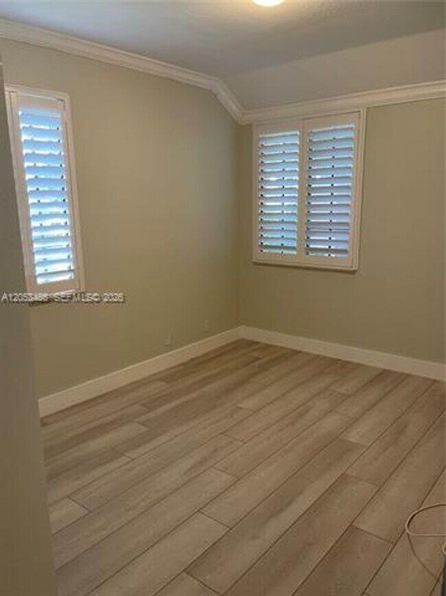 Building Photo - 2727 Center Ct Dr