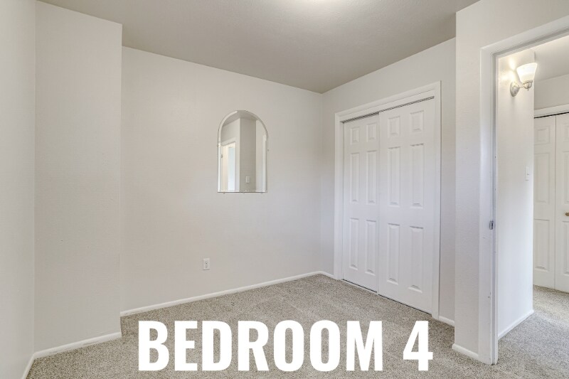 Building Photo - 2860 S Golden Way