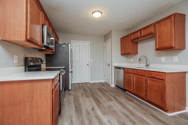 Building Photo - 105 Berele Shepsele Ln