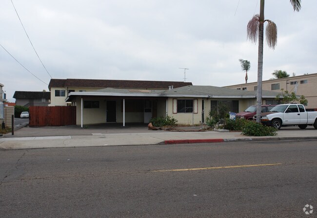 Building Photo - Woodlawn Apartments