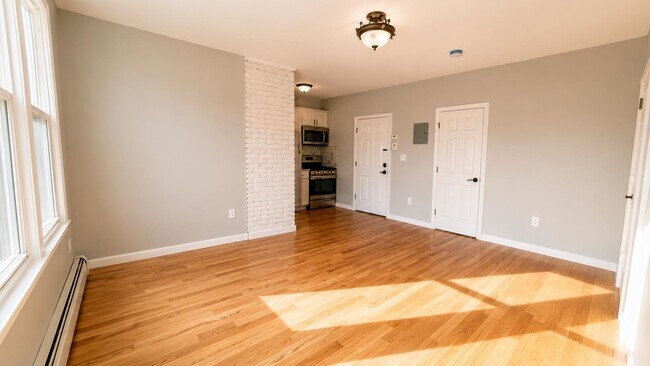 Building Photo - 305 Cator Ave