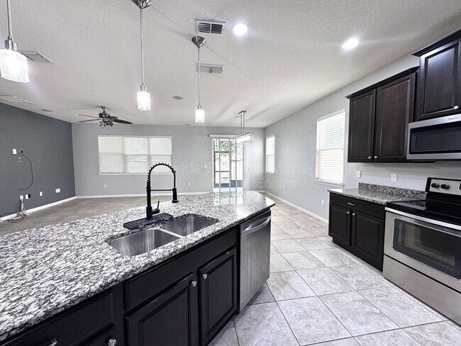 Building Photo - 11860 Thatcher Ave