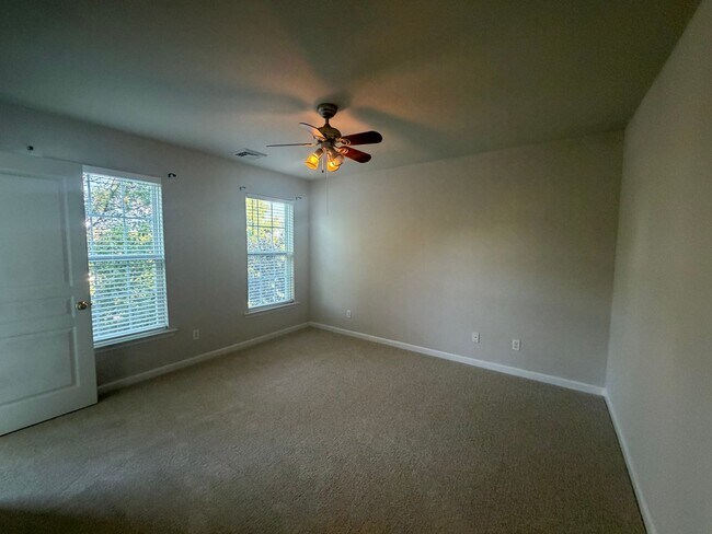 Building Photo - 1108 Harding Cir