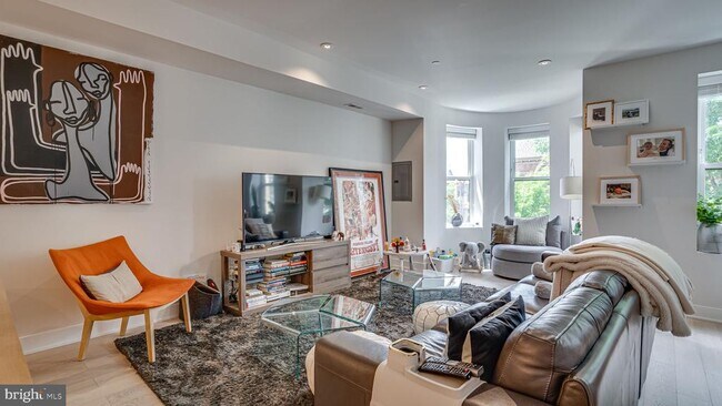 Building Photo - 2003 1st St NW