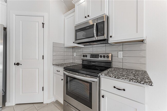 Building Photo - 317 S Nightfall Ave