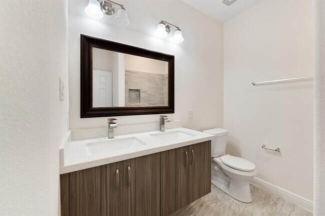 Building Photo - 5105 Malmedy Rd