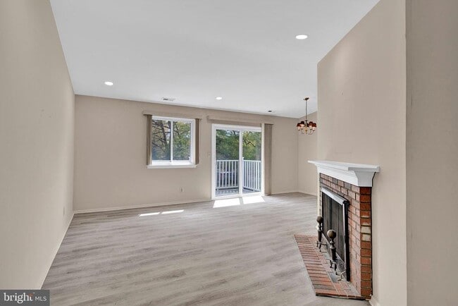 Building Photo - 306B Mulberry Cove