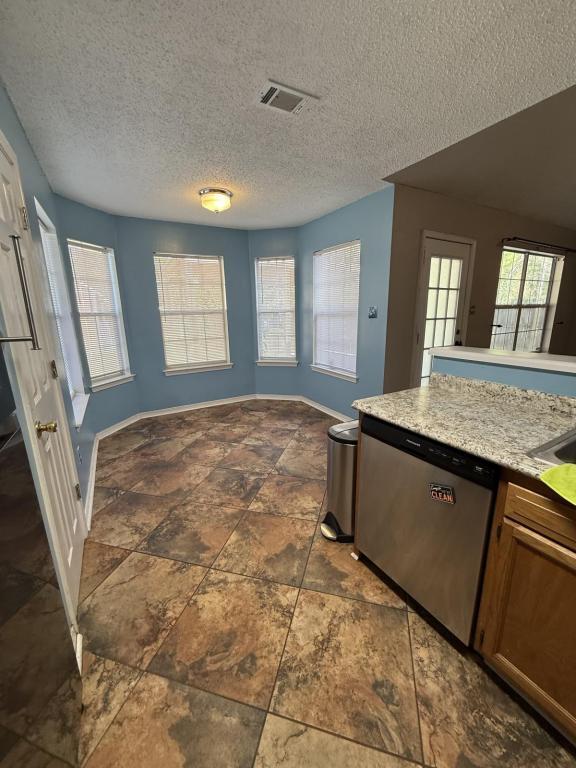 Building Photo - 14064 Woodmont Dr