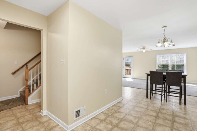 Building Photo - 24 Mabel Ln