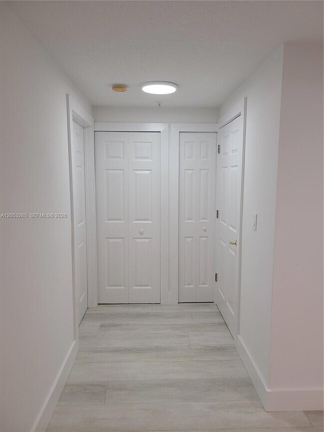 Building Photo - 3500 Coral Wy