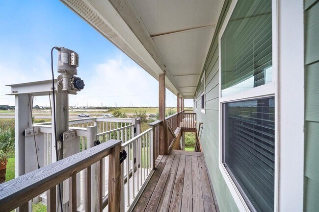 Building Photo - 3902 Pirates Beach Blvd Ct