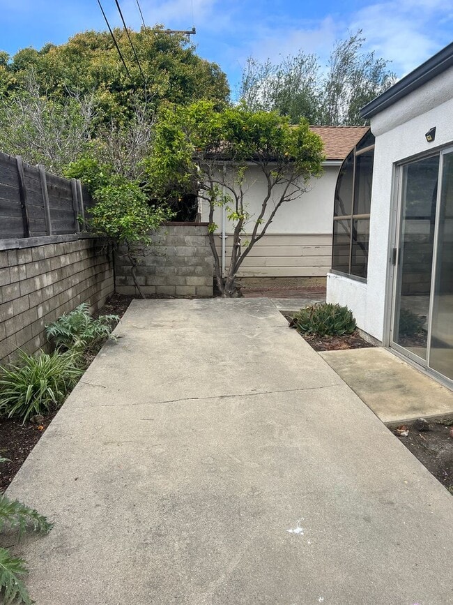 Building Photo - Montalvo Area Single Family Home