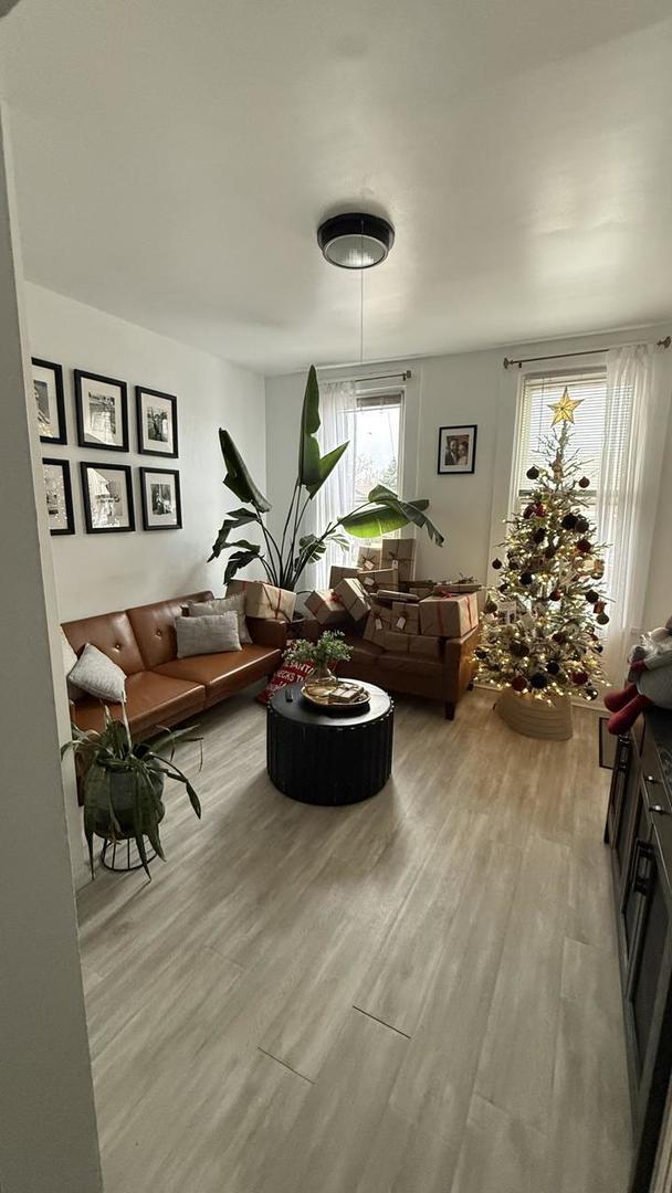 Building Photo - 2143 W 18th Pl