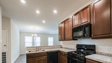 Building Photo - 3 bedroom in Conroe TX 77302