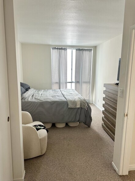 2nd Bedroom - 1010 N Kings Rd