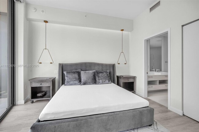 Building Photo - 55 SW 9th St