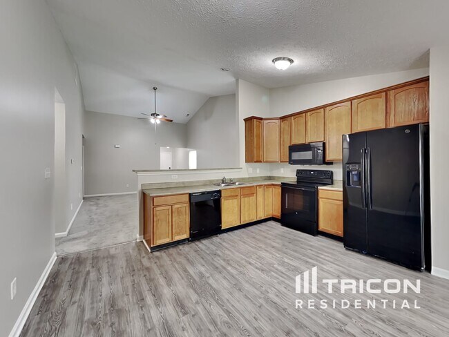 Building Photo - 10727 Snowdrop Way