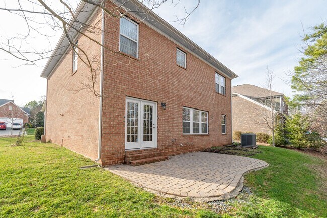 Building Photo - (Coming Soon) 5 Bedroom Brick Home in Matthews!