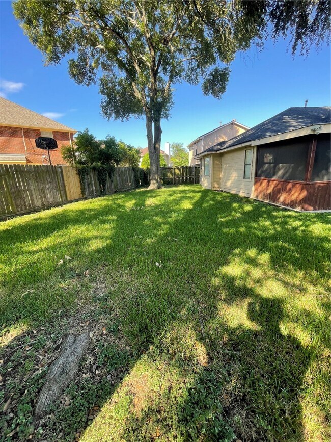 Building Photo - 11014 Landsbury Cir