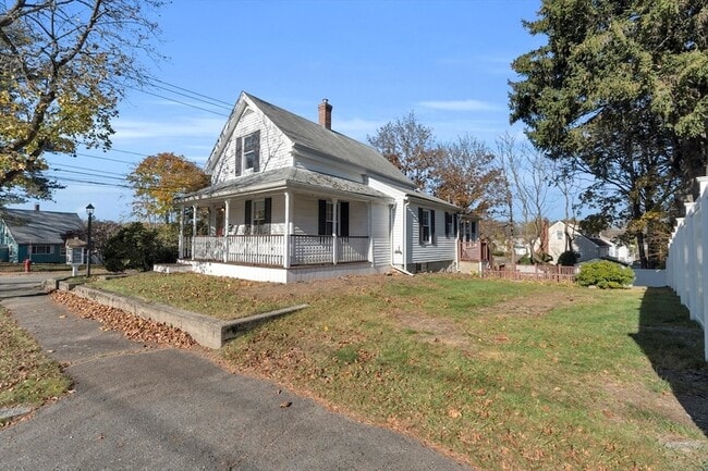 Building Photo - 2 Bellevue Ave