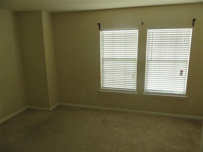Building Photo - 3633 Hawk View St