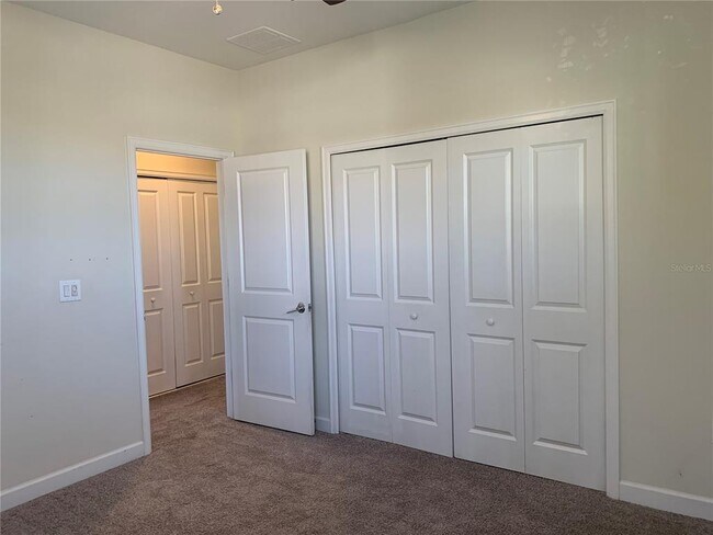 Building Photo - 1230 Sandwedge St