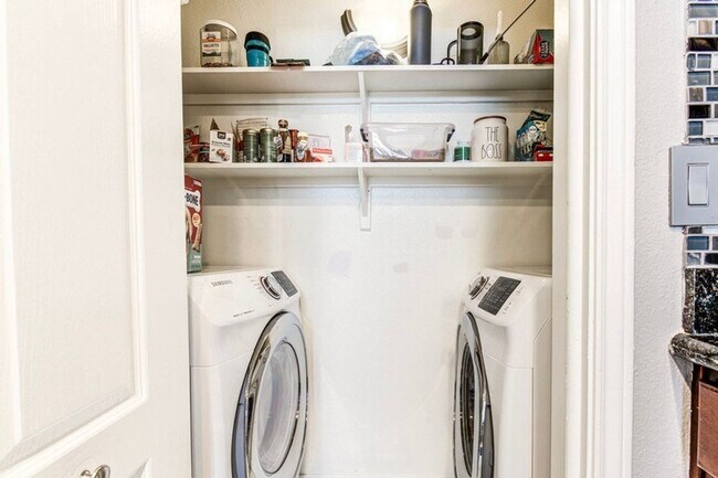 Building Photo - $1,750/mo – 2BR/1BA Condo in Northwest Aus...