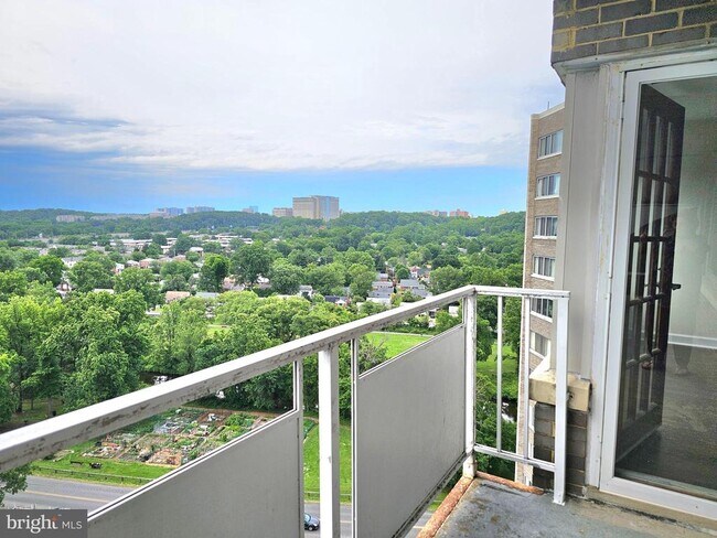 Building Photo - 5340 Holmes Run Pkwy