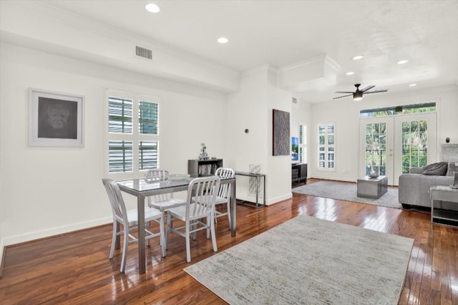 Building Photo - 3006 W Julia St