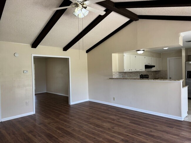 Building Photo - 6919 Moon Lake Dr