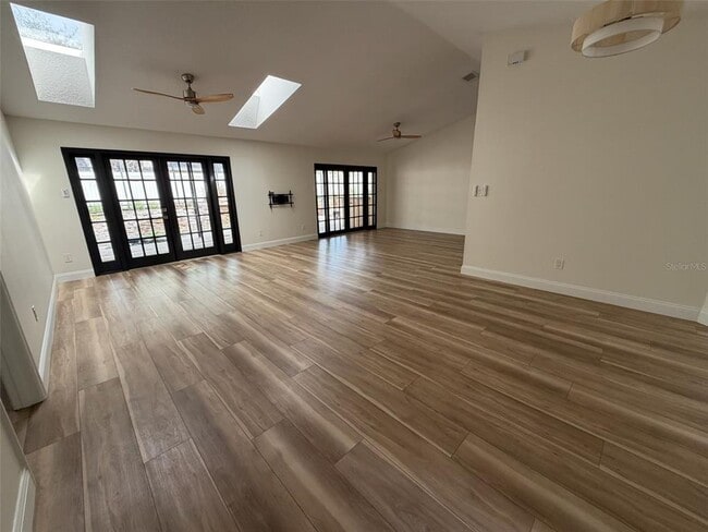 Building Photo - 990 Campello St