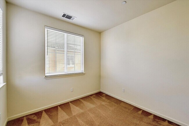 Building Photo - PRIME CORNER HOME NEAR TRAILS LIGHT-FILLED...