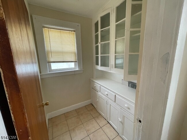 Building Photo - 19 Meadowbrook Pl