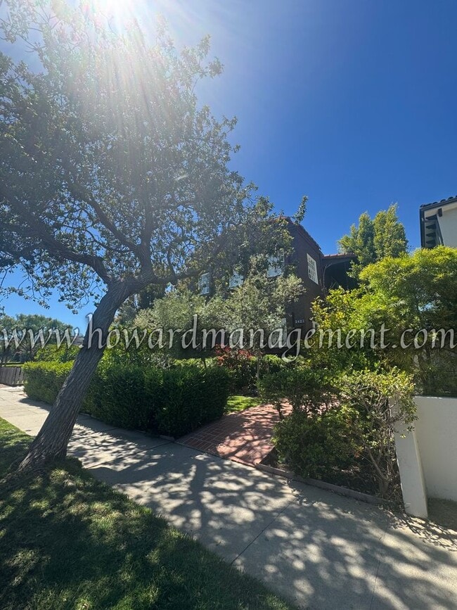 Building Photo - Private and Cozy 4 Bedroom Home located in...