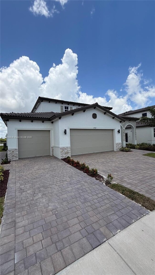 Primary Photo - 2984 SE 23rd Ave