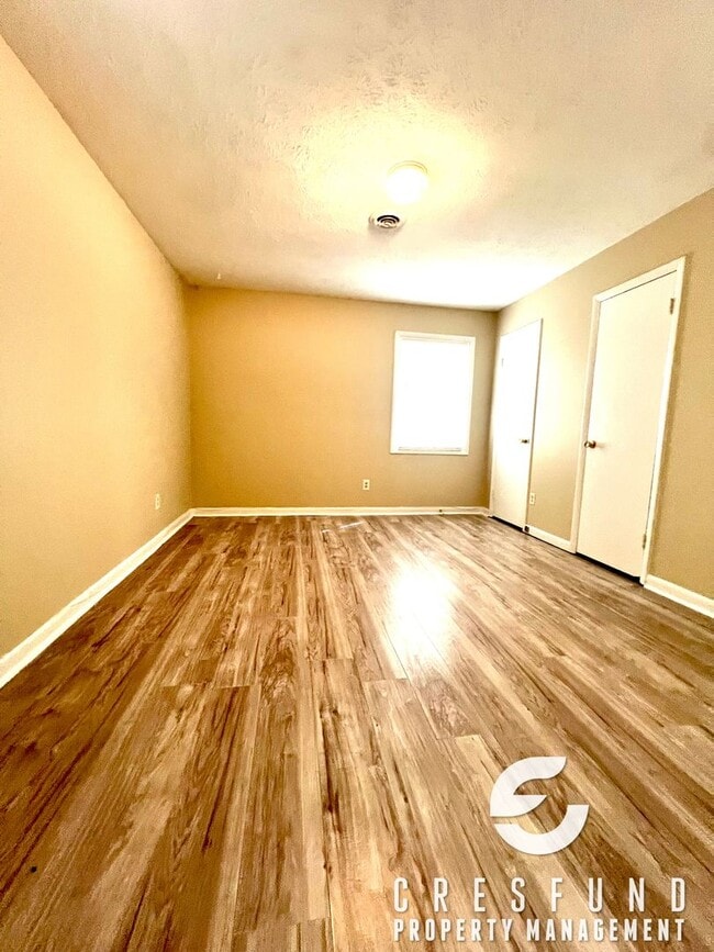 Building Photo - 3 Bedroom Ready For YOUR Move In TODAY!