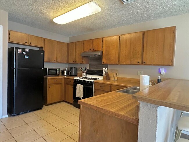 Building Photo - 14501 Donald Dr