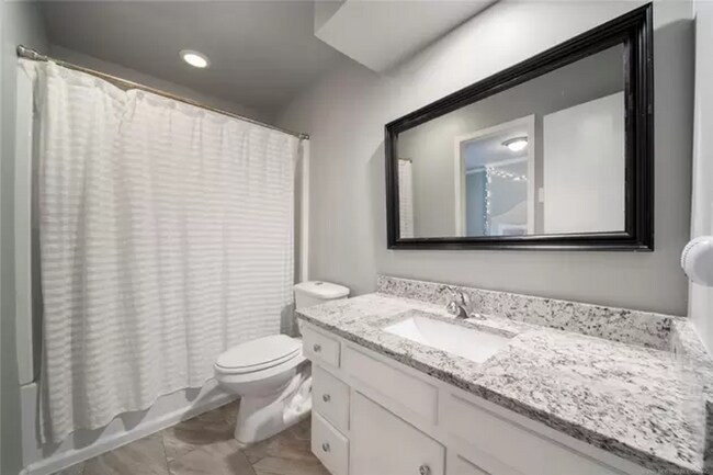 Building Photo - Incredible Ranch Style Home in Midtown!