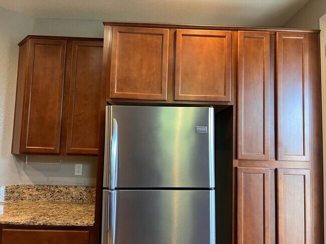 Building Photo - 427 Anchor Ln