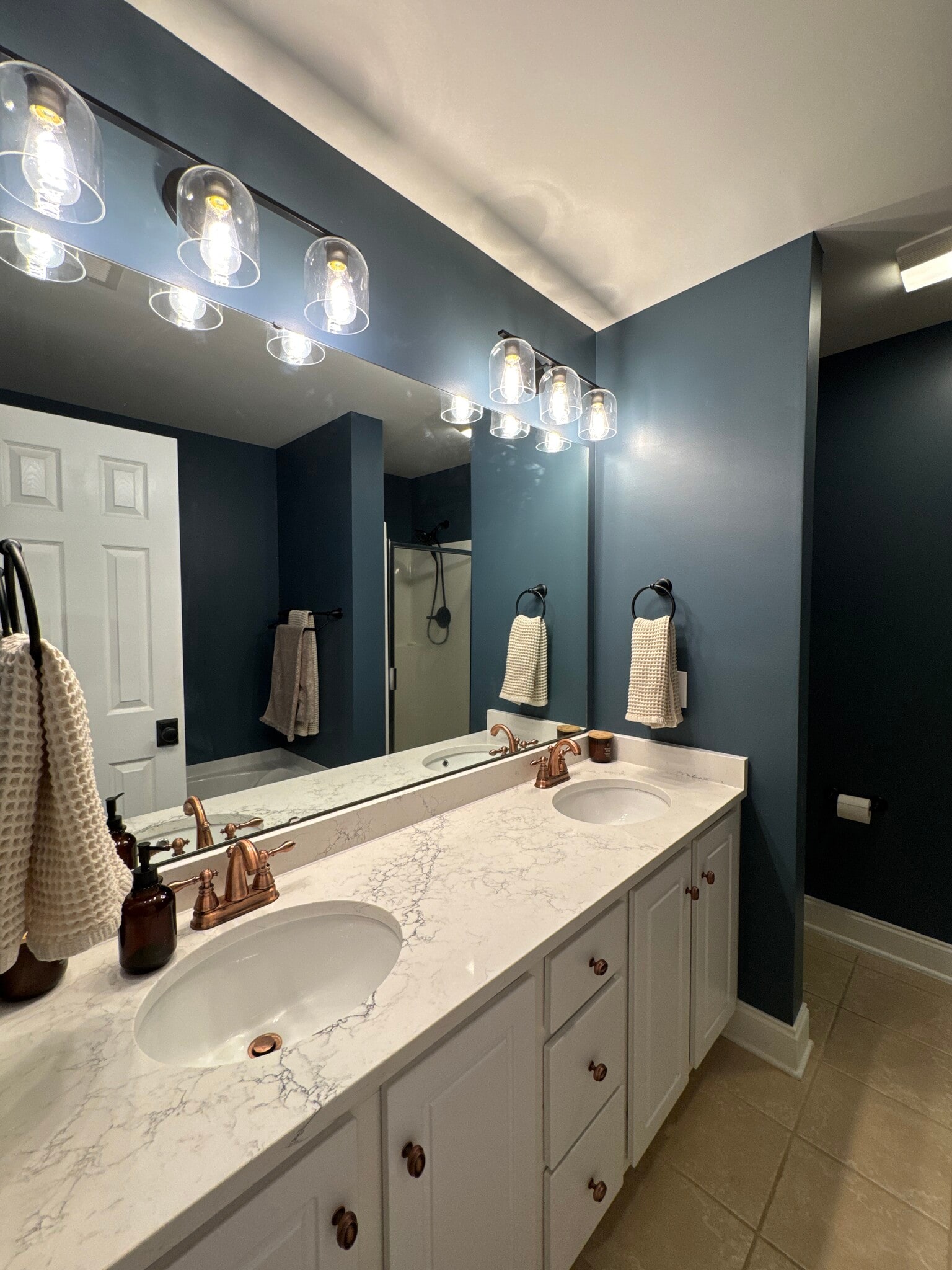 Primary Full Bath - 1917 Wayne St