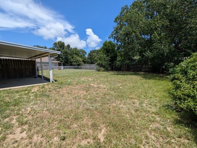 Building Photo - 3359 Green Briar Cir